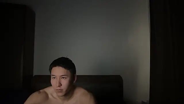 Snapshot of aliktasty chatting on 03-15-25, 01:29 aliktasty online show from 03-15-25, 01:29