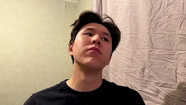 Snapshot of aliktasty chatting on 12-13-25, 09:53 aliktasty online show from 12-13-25, 09:53