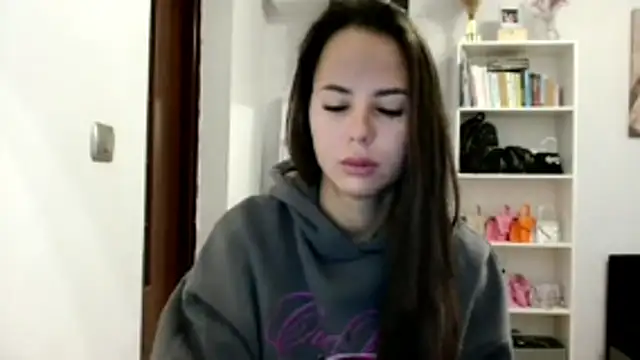 Snapshot of MayaJoy24 chatting on 10-16-25, 07:20 MayaJoy24 online show from 10-16-25, 07:20