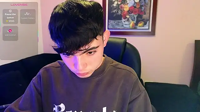 Snapshot of lukeboyce33 chatting on 10-28-25, 02:04 lukeboyce33 online show from 10-28-25, 02:04