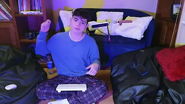 Snapshot of lukeboyce33 chatting on 01-07-26, 02:25 lukeboyce33 online show from 01-07-26, 02:25