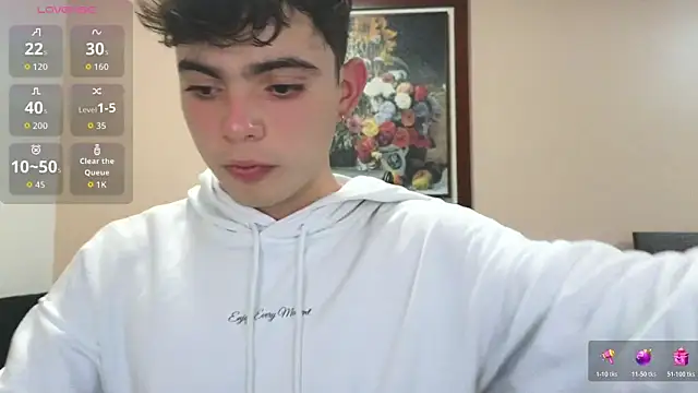 Snapshot of lukeboyce33 chatting on 03-10-26, 04:28 lukeboyce33 online show from 03-10-26, 04:28