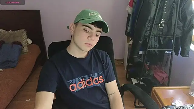 Snapshot of lukeboyce33 chatting on 05-19-26, 10:05 lukeboyce33 online show from 05-19-26, 10:05