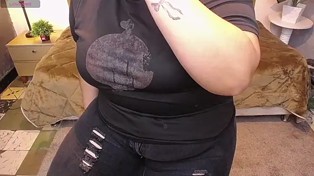 ailyn maury online show from 04-06-26, 01:34