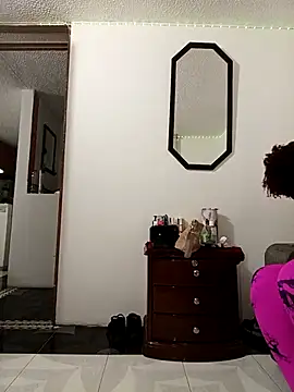 Snapshot of LEIDY_LORENA chatting on 11-12-25, 04:13 LEIDY LORENA online show from 11-12-25, 04:13