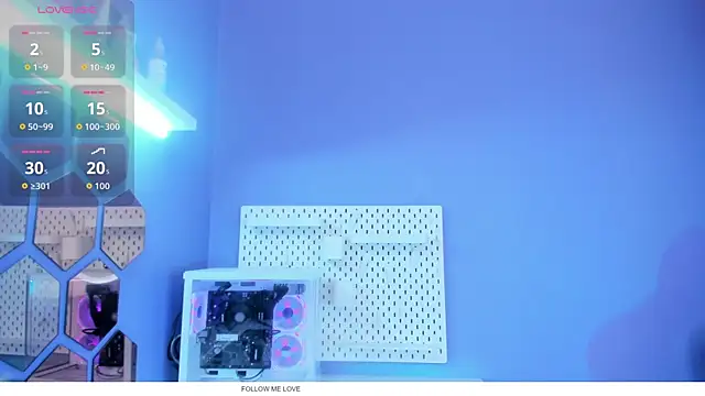 Snapshot of Alice_26_ chatting on 11-11-25, 01:55 Alice 26 online show from 11-11-25, 01:55