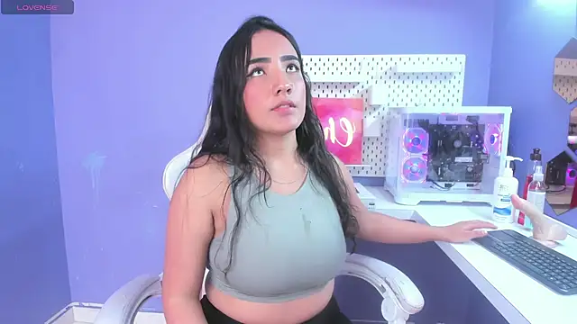 Snapshot of Alice_26_ chatting on 01-16-26, 03:16 Alice 26 online show from 01-16-26, 03:16