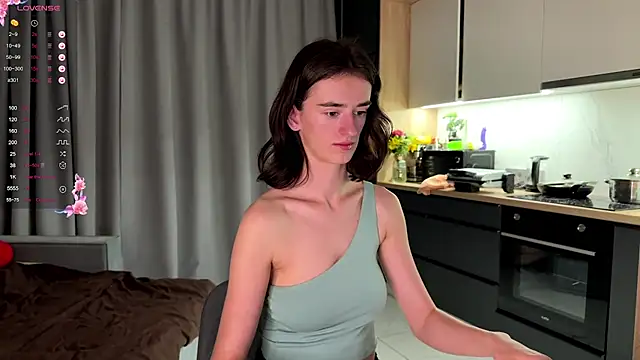 Snapshot of TwinTemptations chatting on 09-21-25, 06:09 TwinTemptations online show from 09-21-25, 06:09