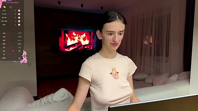 Snapshot of TwinTemptations chatting on 10-08-25, 08:39 TwinTemptations online show from 10-08-25, 08:39