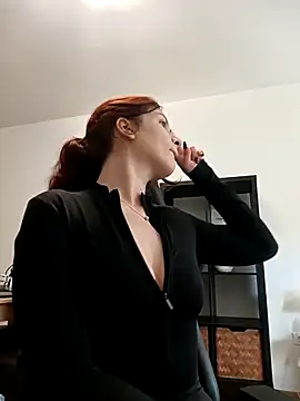 Snapshot of MeCherryy chatting on 10-24-25, 01:18 MeCherryy online show from 10-24-25, 01:18