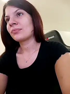 Snapshot of MeCherryy chatting on 11-17-25, 01:28 MeCherryy online show from 11-17-25, 01:28