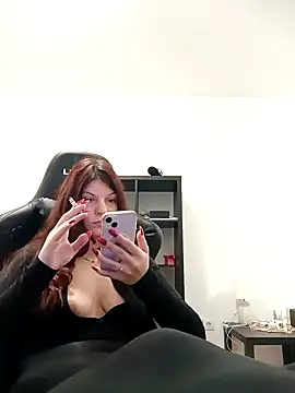 Snapshot of MeCherryy chatting on 11-18-25, 01:04 MeCherryy online show from 11-18-25, 01:04