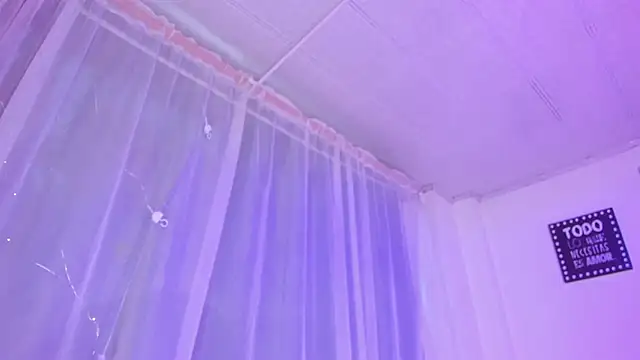 Pretty Johnson  online show from 11-22-25, 11:31