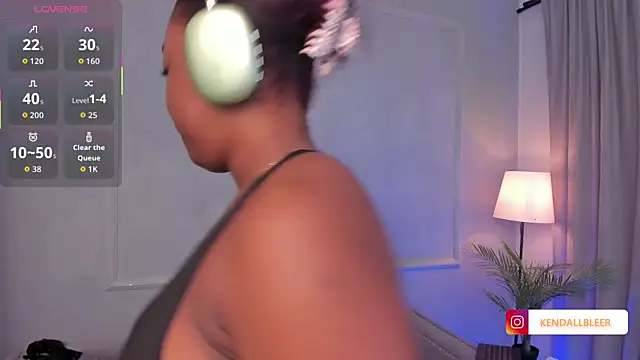 Kendallbleer online show from 09-20-25, 02:40