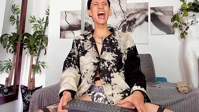 Giotrashy online show from 04-16-26, 04:19