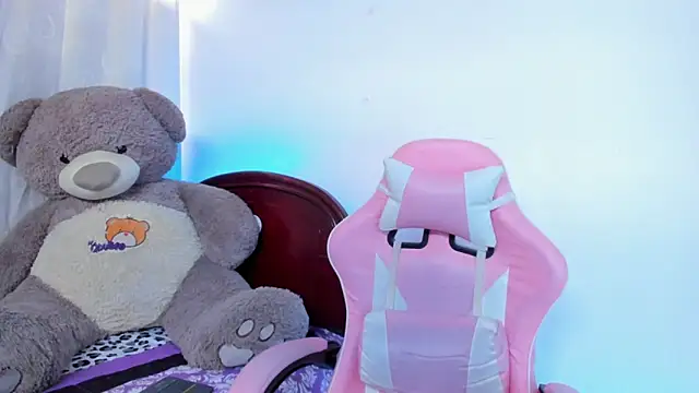 Hairydoll  online show from 09-19-25, 04:07