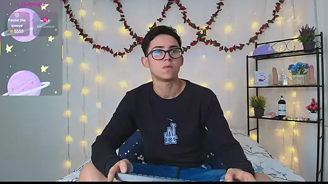 Danny-Swift13 online show from 03-17-25, 01:18