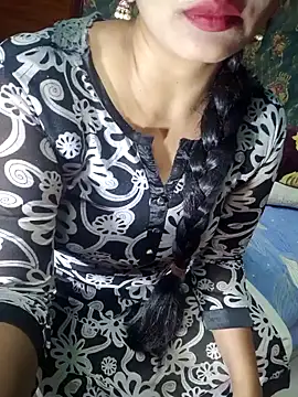 Snapshot of Shalini_telugu09 chatting on 06-13-26, 02:37 Shalini telugu09 online show from 06-13-26, 02:37