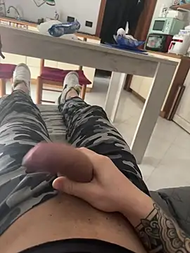 Snapshot of impaolo20 chatting on 03-13-25, 09:54 impaolo20 online show from 03-13-25, 09:54