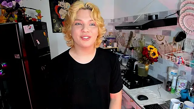 Snapshot of adam_angelssss chatting on 10-28-25, 03:36 adam angelssss online show from 10-28-25, 03:36