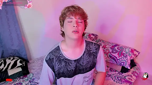 Snapshot of adam_angelssss chatting on 01-15-26, 06:55 adam angelssss online show from 01-15-26, 06:55