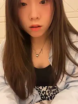 Snapshot of Minnie-66 chatting on 03-17-25, 09:44 Minnie-66 online show from 03-17-25, 09:44