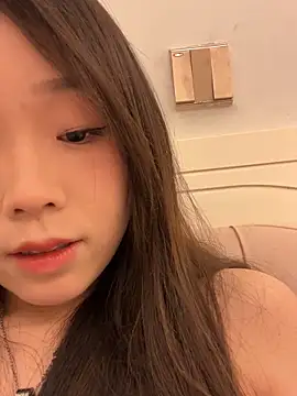 Snapshot of Minnie-66 chatting on 03-18-25, 08:58 Minnie-66 online show from 03-18-25, 08:58
