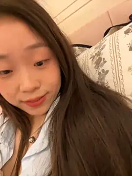 Snapshot of Minnie-66 chatting on 03-19-25, 12:01 Minnie-66 online show from 03-19-25, 12:01