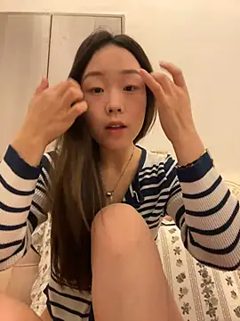 Snapshot of Minnie-66 chatting on 03-23-25, 07:53 Minnie-66 online show from 03-23-25, 07:53