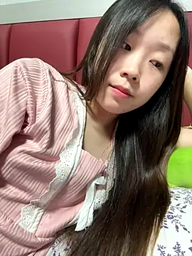 Snapshot of Minnie-66 chatting on 09-19-25, 10:38 Minnie-66 online show from 09-19-25, 10:38