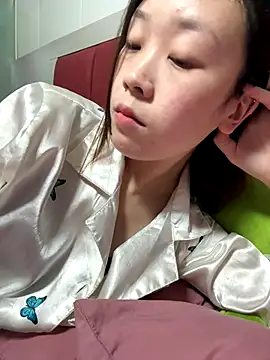 Snapshot of Minnie-66 chatting on 09-20-25, 10:27 Minnie-66 online show from 09-20-25, 10:27