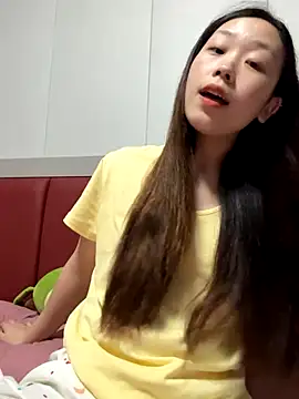 Snapshot of Minnie-66 chatting on 10-04-25, 11:19 Minnie-66 online show from 10-04-25, 11:19