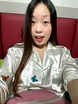 Snapshot of Minnie-66 chatting on 10-13-25, 10:26 Minnie-66 online show from 10-13-25, 10:26