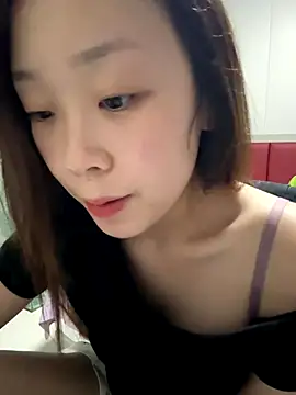 Snapshot of Minnie-66 chatting on 10-16-25, 11:11 Minnie-66 online show from 10-16-25, 11:11