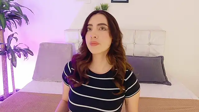 Snapshot of Rebbecawhite_meow chatting on 09-22-25, 12:51 Rebbecawhite meow online show from 09-22-25, 12:51