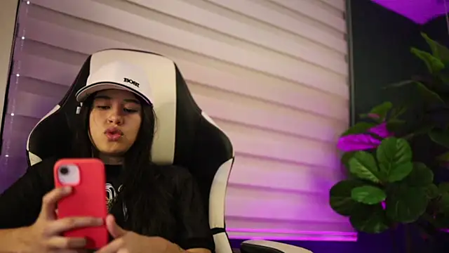 Danaa Rouse online show from 10-31-25, 09:27