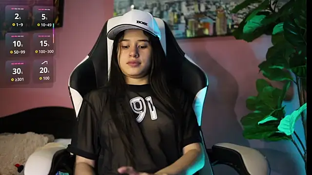 Danaa Rouse online show from 12-14-25, 08:13