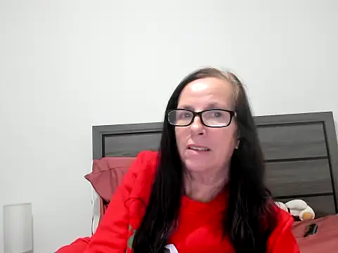 Snapshot of peachgoddess chatting on 12-17-25, 04:07 peachgoddess online show from 12-17-25, 04:07