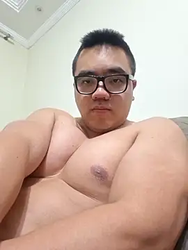 Snapshot of awesometeacher33 chatting on 05-19-26, 01:56 awesometeacher33 online show from 05-19-26, 01:56