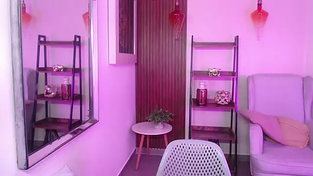 Coral Lise online show from 11-24-25, 12:27