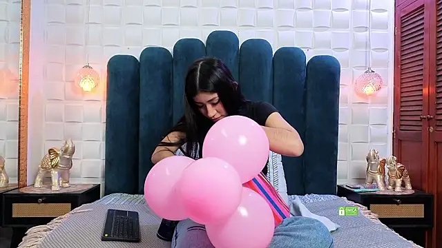 Lili Opal online show from 03-30-26, 12:06