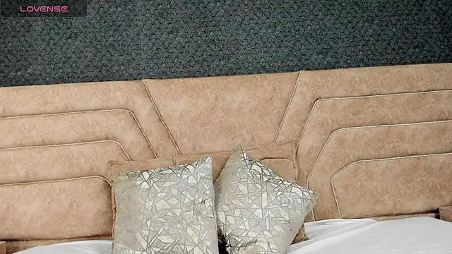 Snapshot of alice_foxred chatting on 03-14-25, 12:51 alice foxred online show from 03-14-25, 12:51