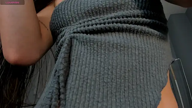 MaiaCollins online show from 11-20-25, 06:40