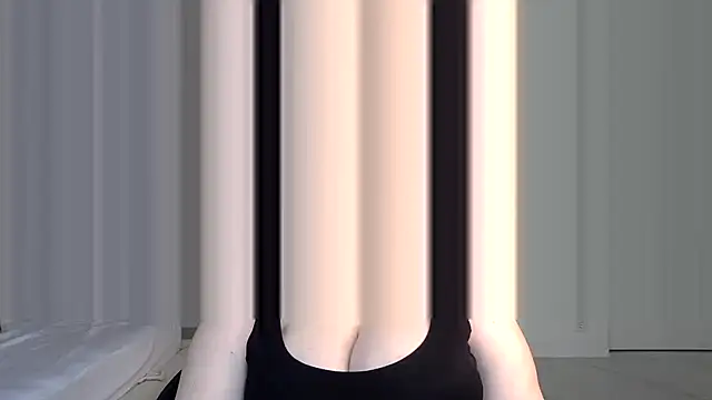 Snapshot of Amy_Sky_ chatting on 03-16-25, 12:44 Amy Sky online show from 03-16-25, 12:44
