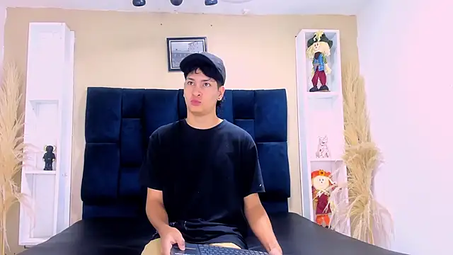 Jhojan twink online show from 10-01-25, 12:00