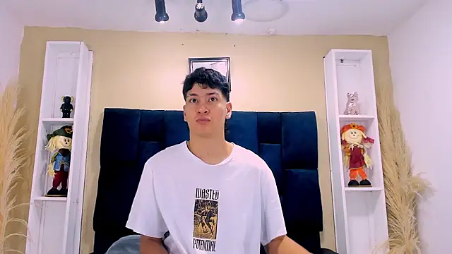 Jhojan twink online show from 10-06-25, 12:02