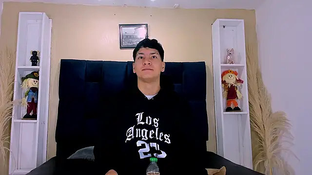 Jhojan twink online show from 10-07-25, 12:02