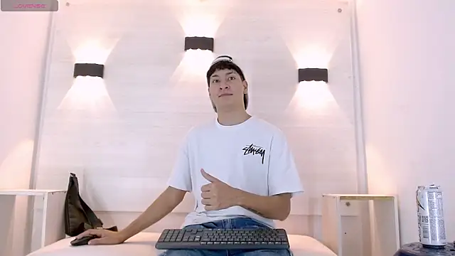 Jhojan twink online show from 10-12-25, 01:43