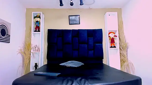 Jhojan twink online show from 10-16-25, 01:45