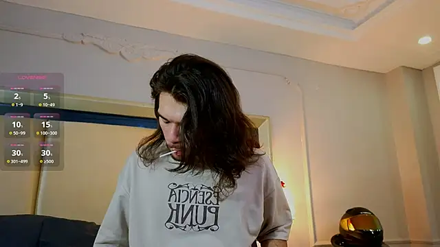 Snapshot of FreyrVik chatting on 09-19-25, 07:58 FreyrVik online show from 09-19-25, 07:58